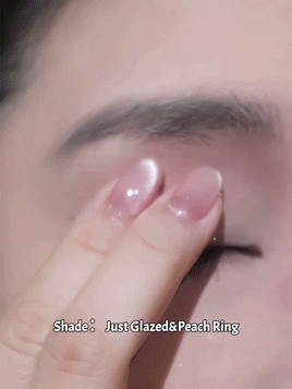 Sheglam - Gleam Chaser Eyeshadow Topper